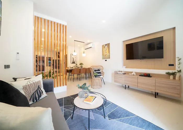 Wink Centre House 10 Patong Beach