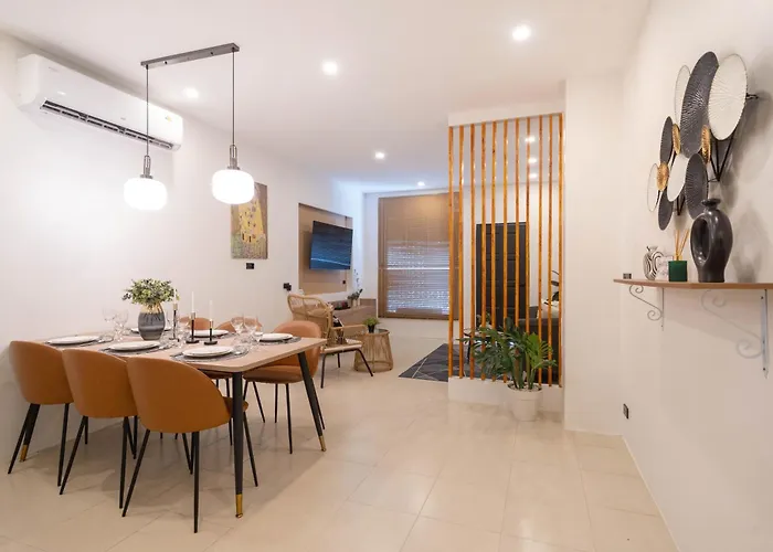 Wink Centre House 10 Patong Beach